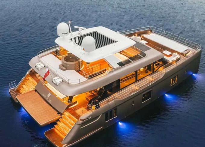 Sunreef NAUTI NICKEL &amp; T/T RONIN