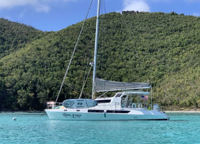Royal Cape RUMAWAY