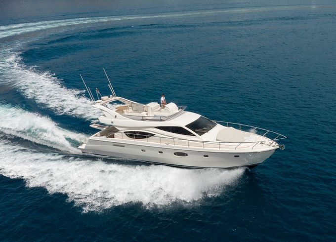 Ferretti 550