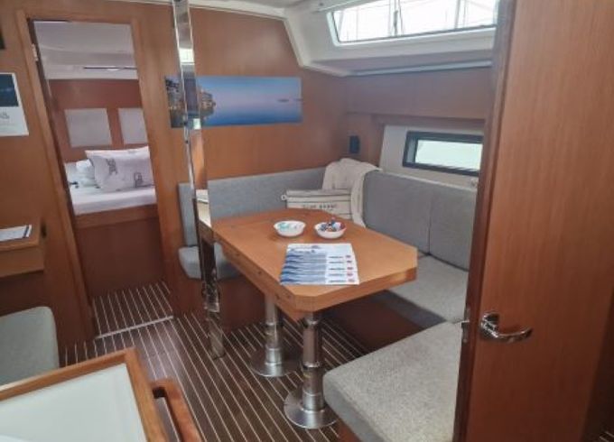 Bavaria C38