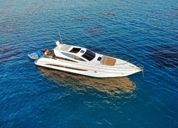 Ferretti Riva 72