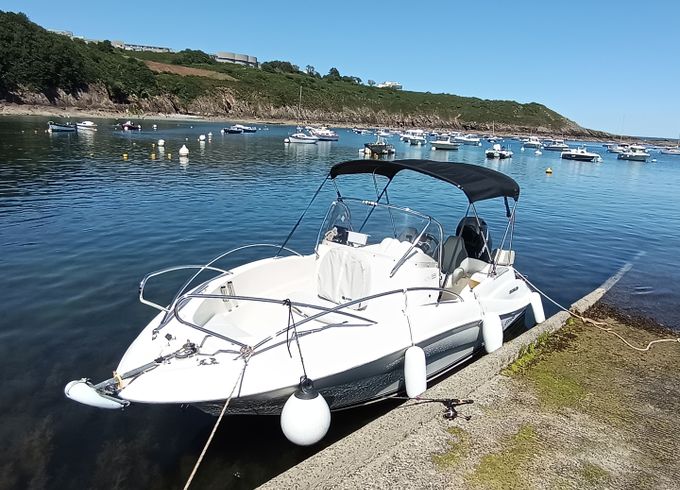 Quicksilver Activ 555 Open
