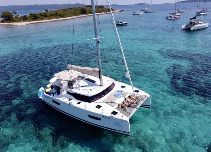 Fountaine Pajot Astrea 42