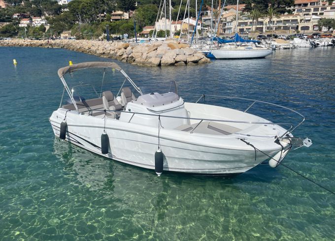Jeanneau Cap Camarat 7.5 CC