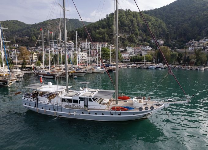 Gulet Diamond Lila