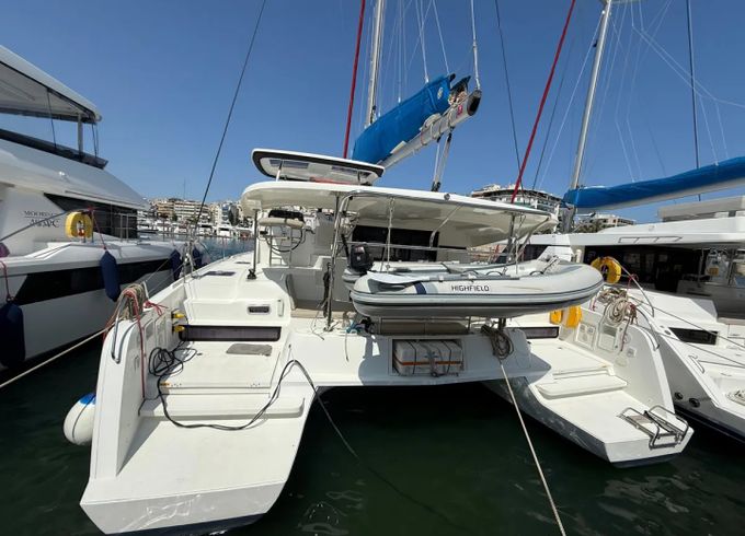 Lagoon 42