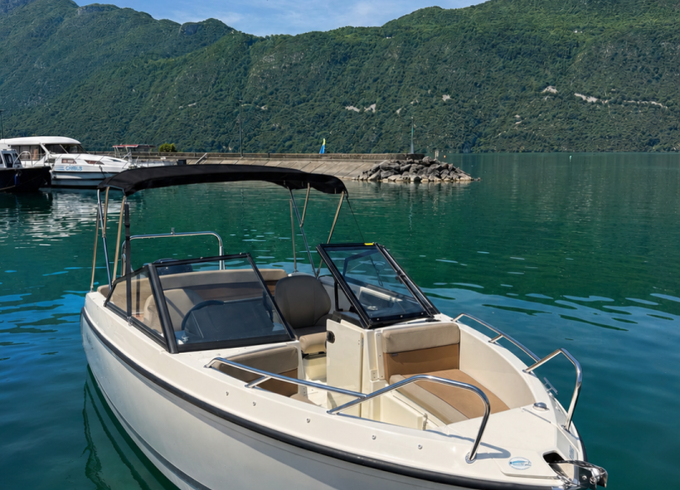 Quicksilver Activ 555 Bowrider