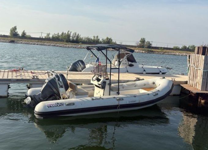 Valiant DR 570