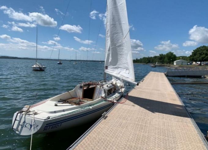 Arteckno H boat