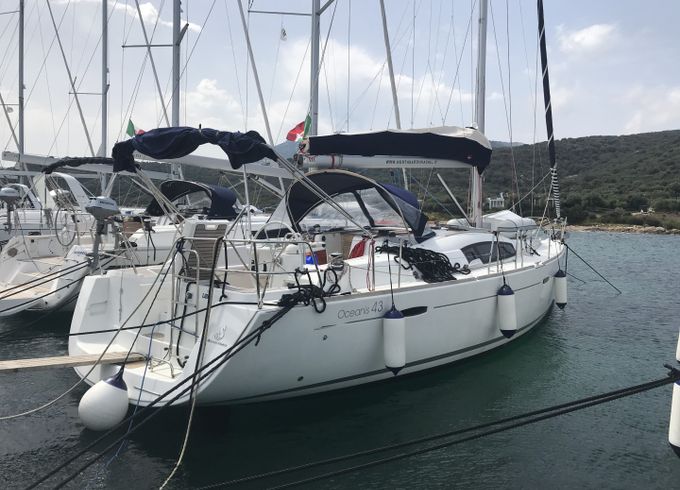 Bénéteau Oceanis 43