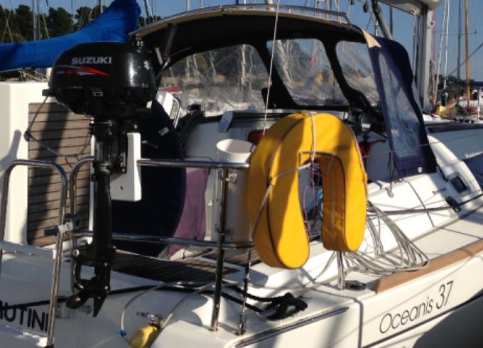 Bénéteau Oceanis 37