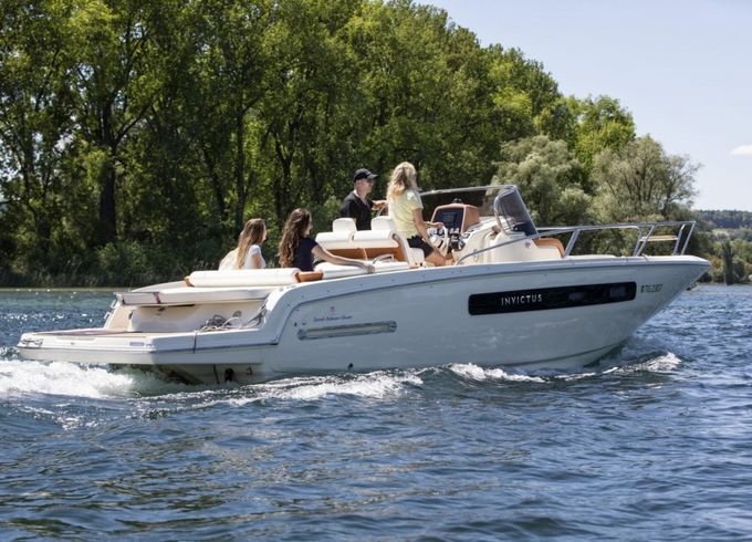 Invictus 280 CX