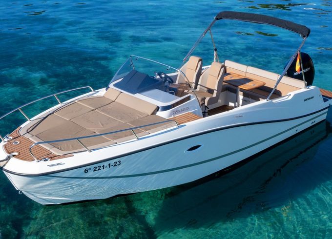 Quicksilver Activ 755 Sundeck