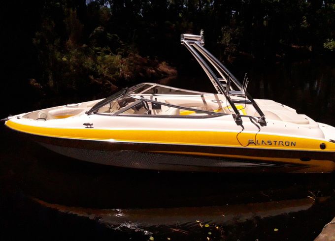 Glastron GXL 205