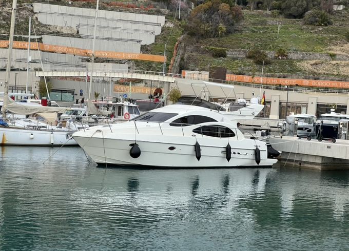 Azimut 42 Fly