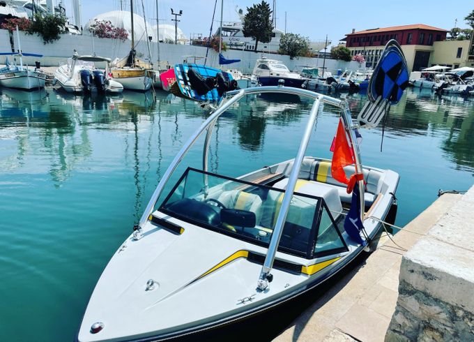 Nautique Correct Craft Competition Ski Boat 2001