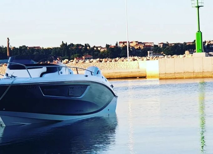 Sessa Marine Key Largo 27