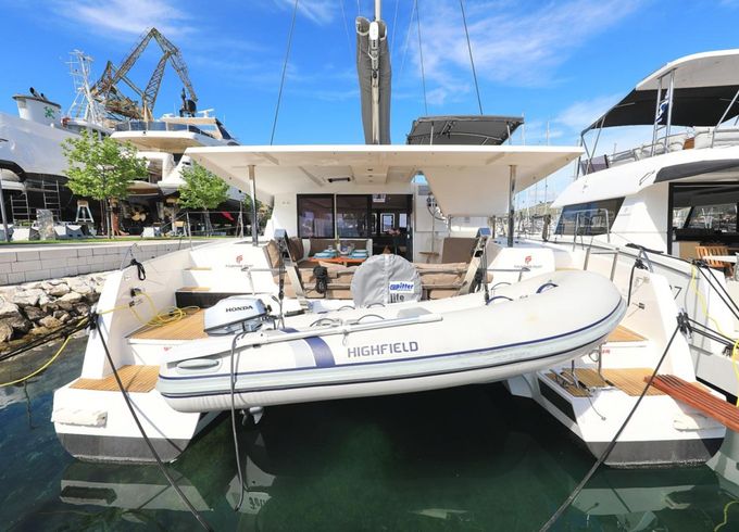 Fountaine Pajot Lucia 40