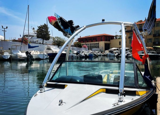 Nautique Correct Craft Competition Ski Boat 2001