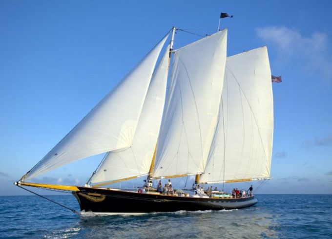 SCHOONER AMERICA 105