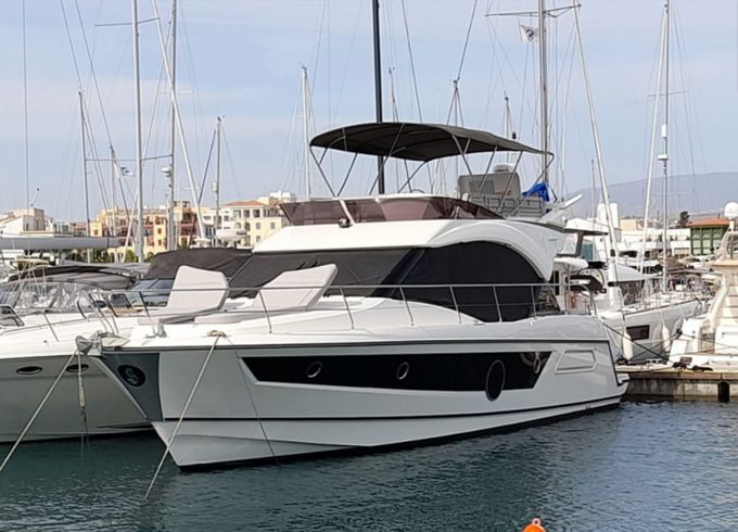 Bénéteau Monte Carlo 52