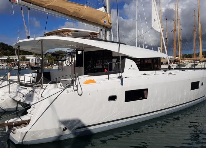 Lagoon 42