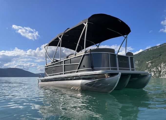 Sun Chaser GENEVA 20