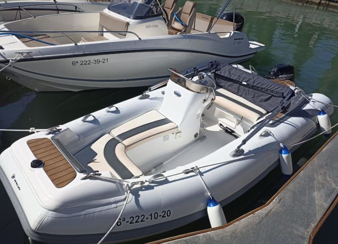 Ranieri Walker Bay 450