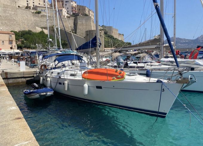 Bénéteau Oceanis 411