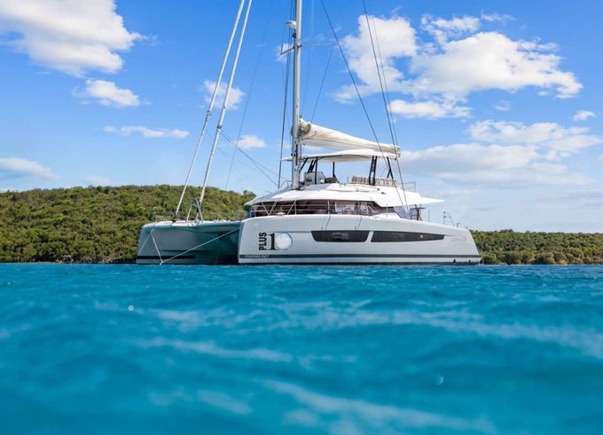 Fountaine Pajot PLUS 10