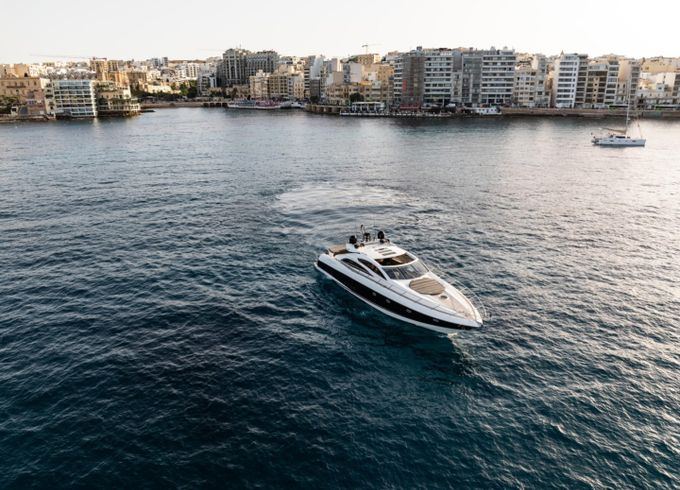 Sunseeker Predator 72