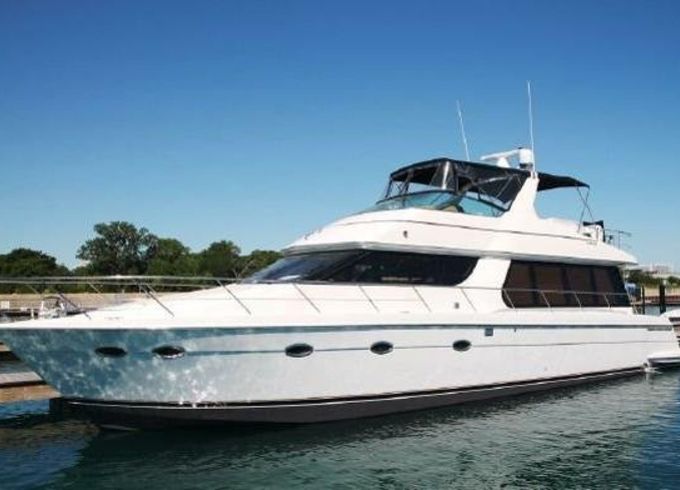 Carver 570 Voyager