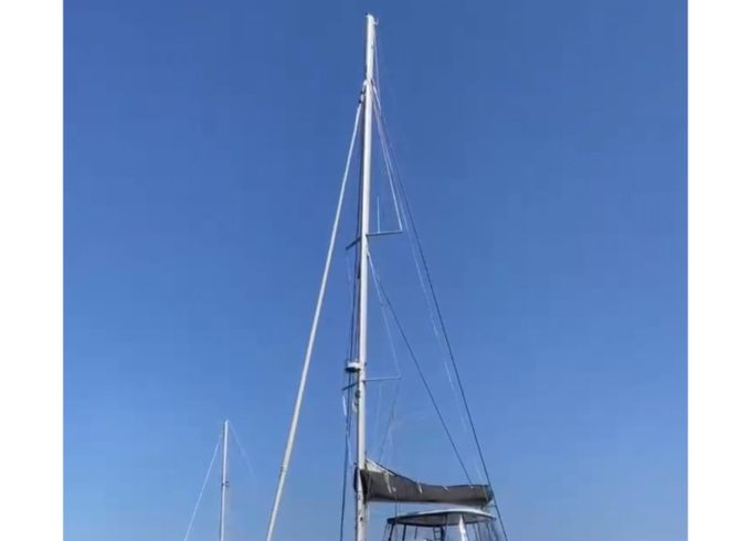 Lagoon 51