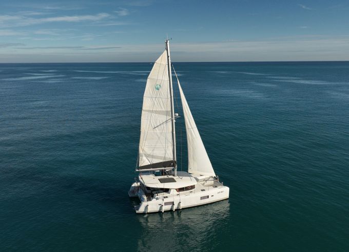 Lagoon 42
