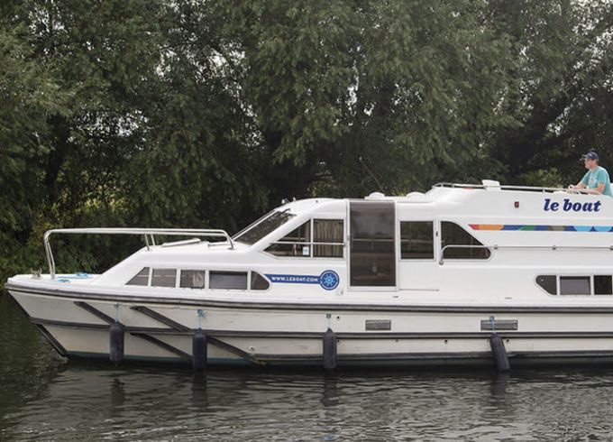 Le Boat Crusader