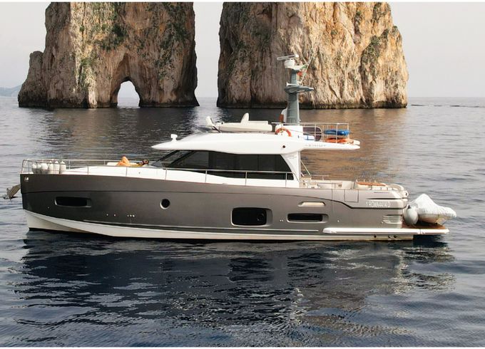 Azimut Magellano 53