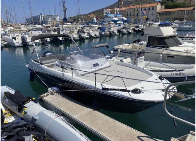 Jeanneau Cap Camarat 7.5 WA