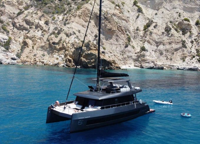 Moon Yacht Arctic Moon