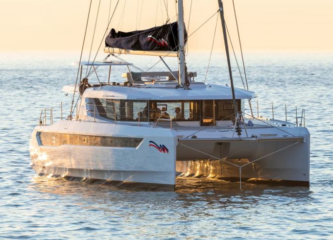 Leopard Moorings 5200