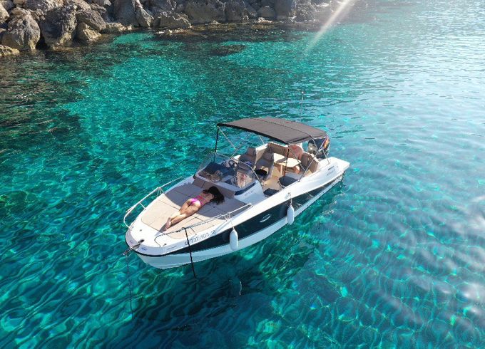 Quicksilver Activ 755 Sundeck