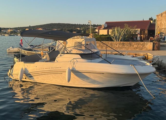 AM Yacht Prince 625 Sundeck