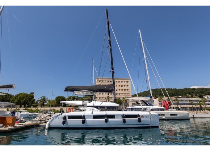Lagoon 51