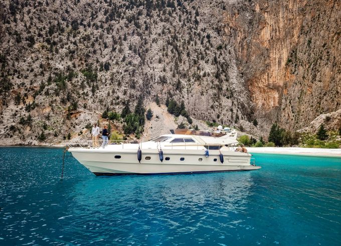 Ferretti 62
