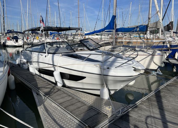 Jeanneau Cap Camarat 750 DC