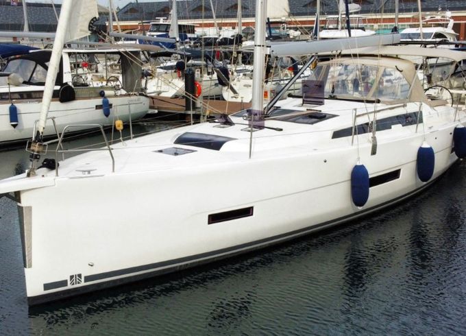 Dufour 430