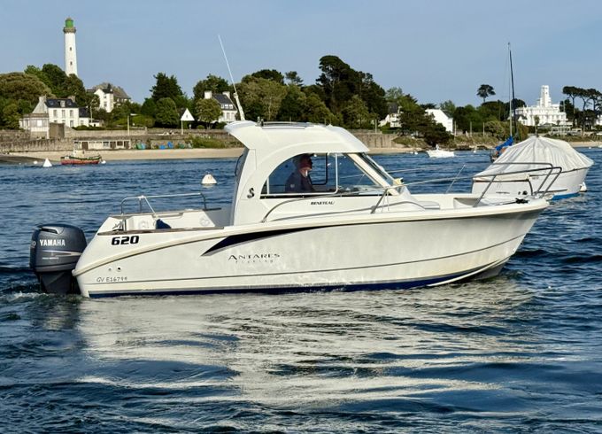 Bénéteau Antares 620 HB