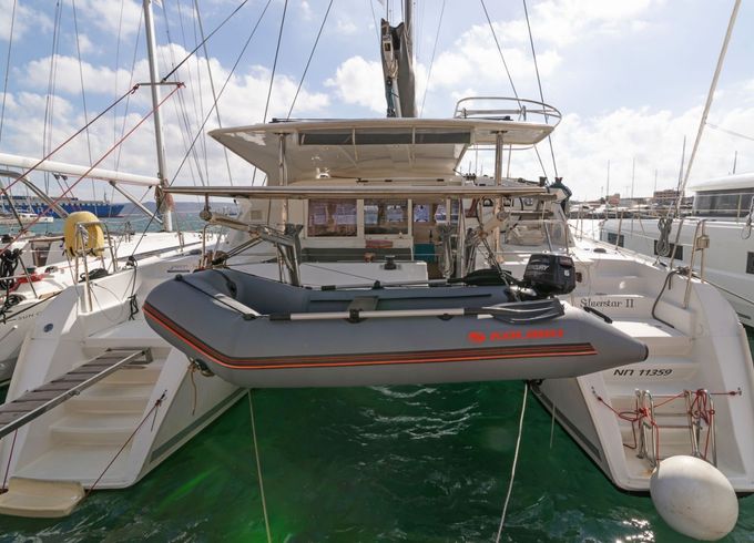 Lagoon 421