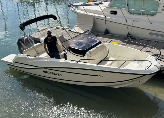 Quicksilver 705 Open