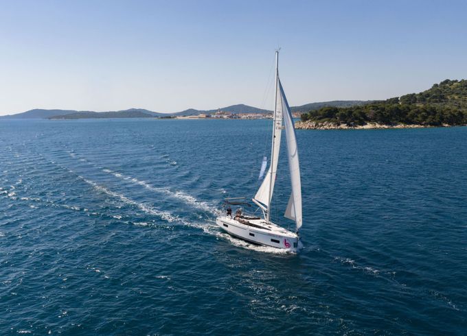 Bavaria C38
