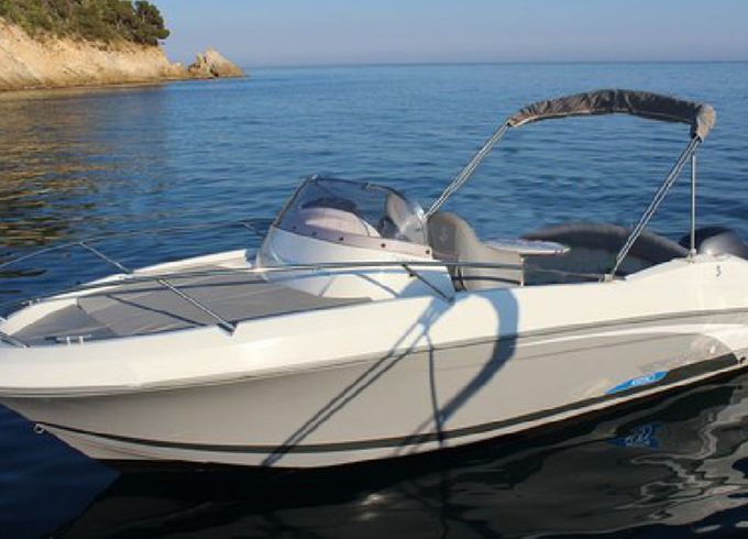 Bénéteau Flyer 650 Sun Deck